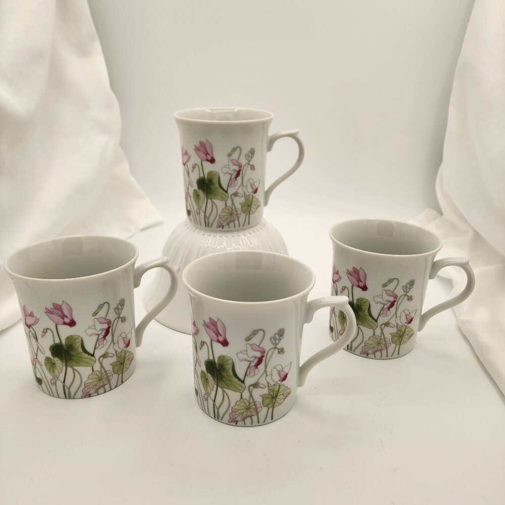Tivoly By Shafford Vintage Floral China Tea/Coffee Cups Set Of 4 in Original Box